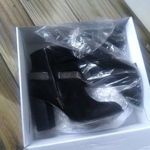 ☀️Flash Sale☀️Nine west black booties